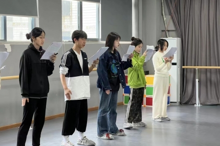 舞臺之光:揭秘表演培訓的奇幻之旅